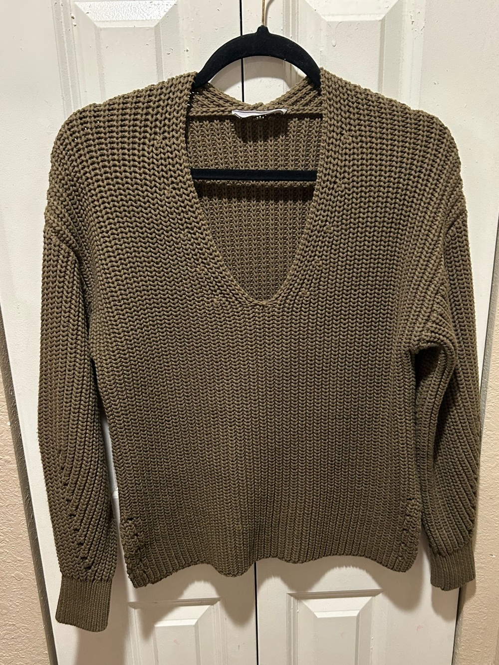 Everlane Knit V Neck Sweater , Small